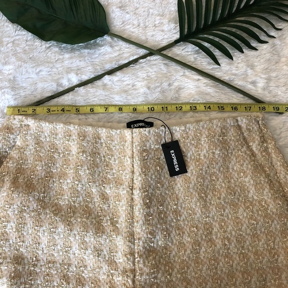 NWT Express High Waisted textured shorts - Picture 8 of 14